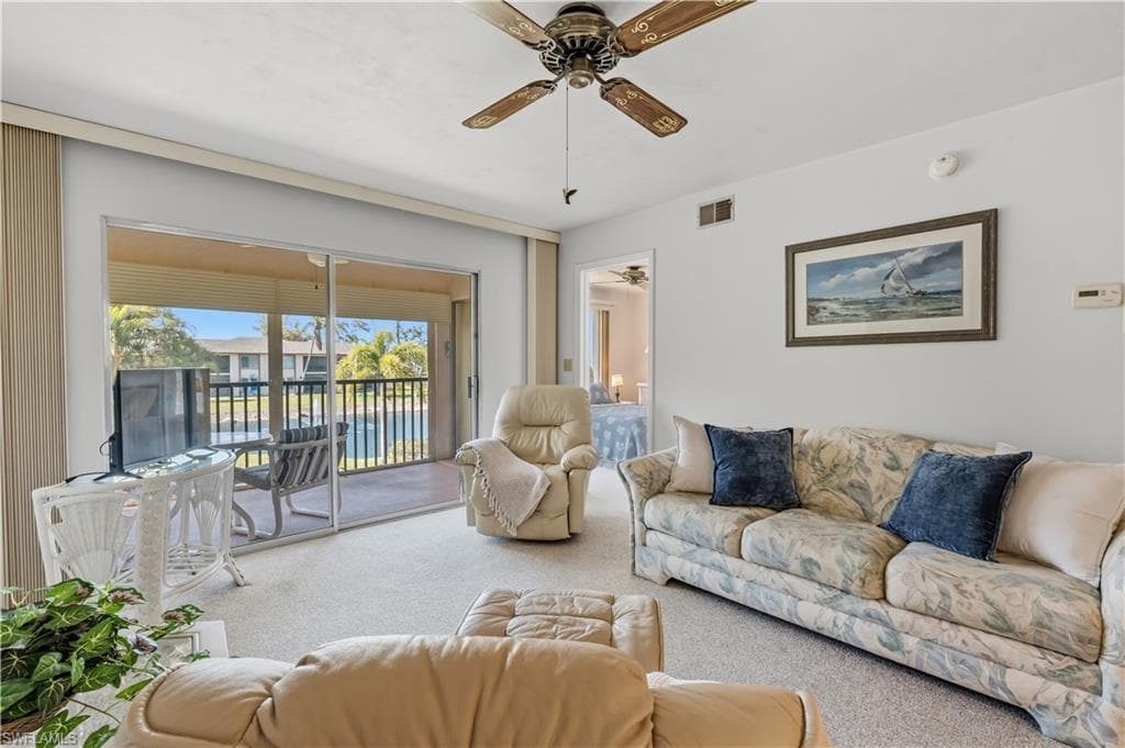 16881 Davis RD 723 FORT MYERS, FL 33908
