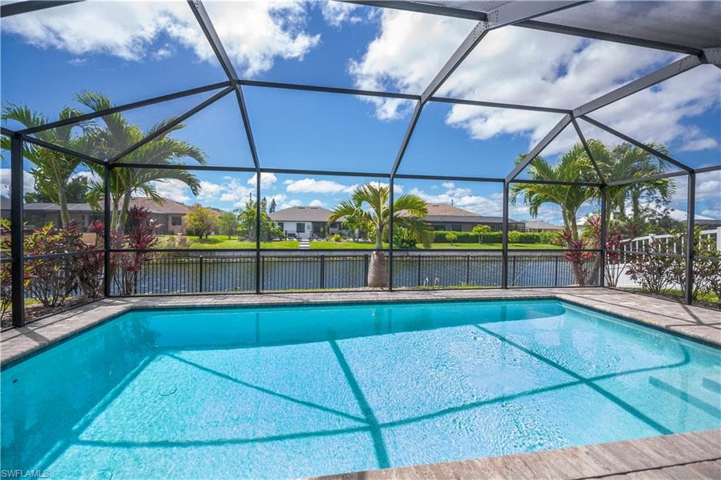 910 SW 12th TER CAPE CORAL, FL 33991
