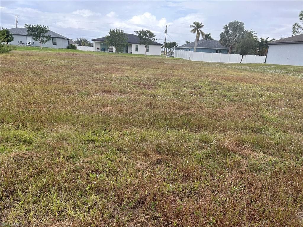 1909 NE 33rd LN CAPE CORAL, FL 33909