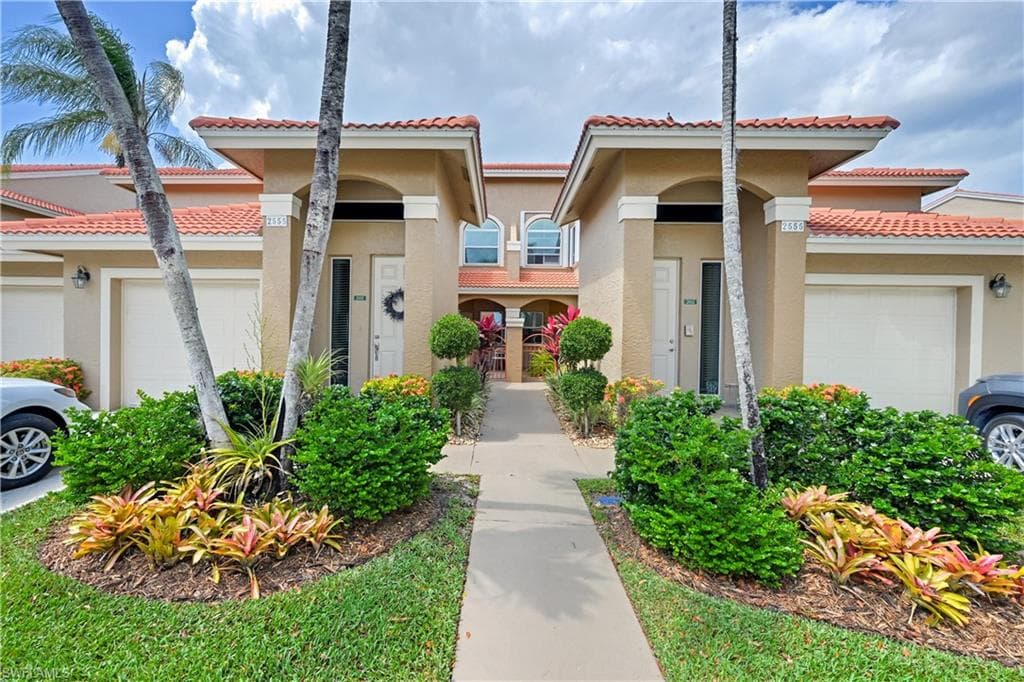 2555 Aspen Creek LN 102 NAPLES, FL 34119