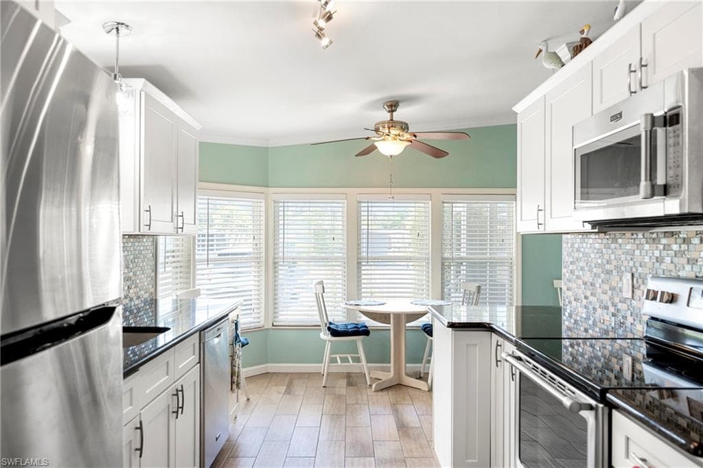 10381 Wales LOOP BONITA SPRINGS, FL 34135