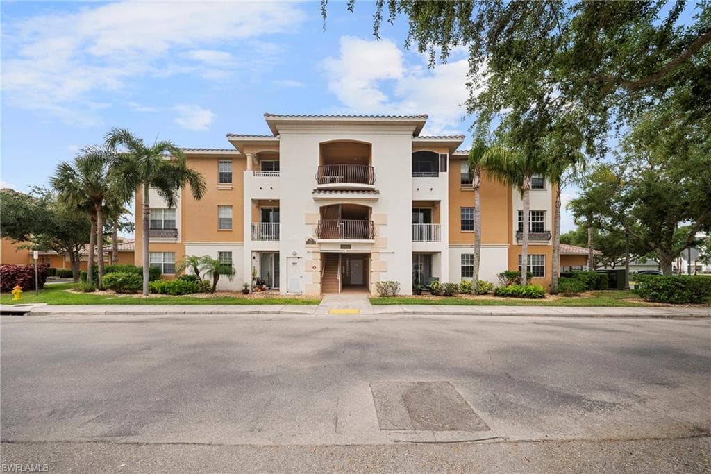 3940 pomodoro CIR 303 CAPE CORAL, FL 33909