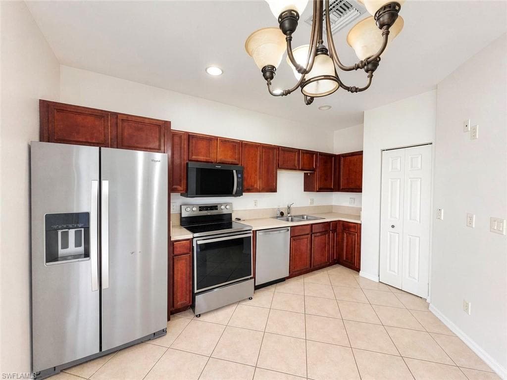 9706 Roundstone CIR FORT MYERS, FL 33967
