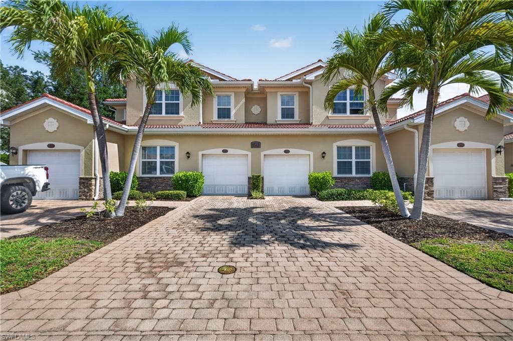8541 Oakshade CIR 2 FORT MYERS, FL 33919