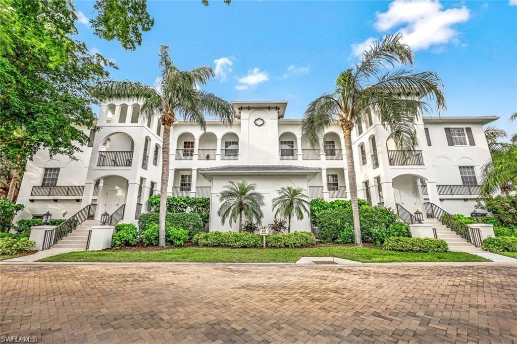 837 Sailaway LN 204 NAPLES, FL 34108