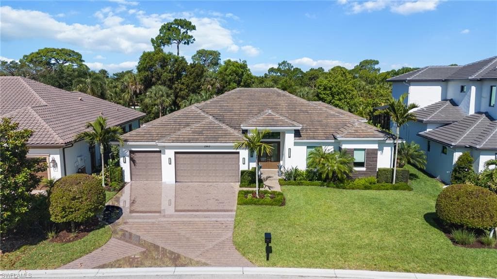 2943 Coco Lakes DR NAPLES, FL 34105