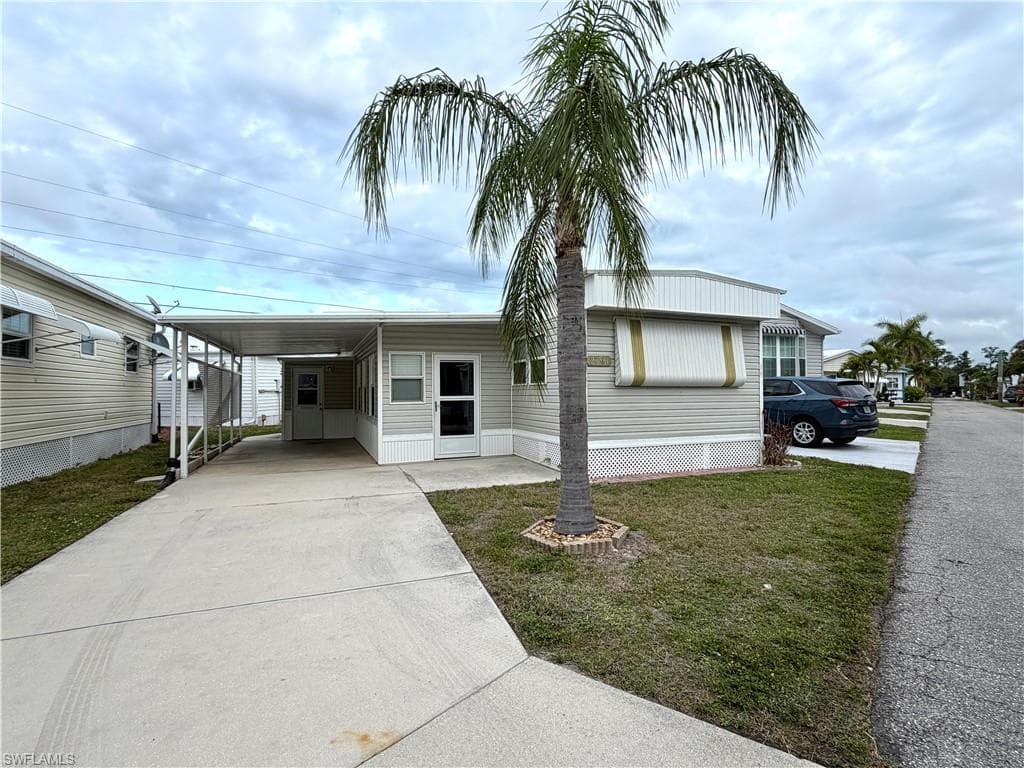 20581 River DR ESTERO, FL 33928
