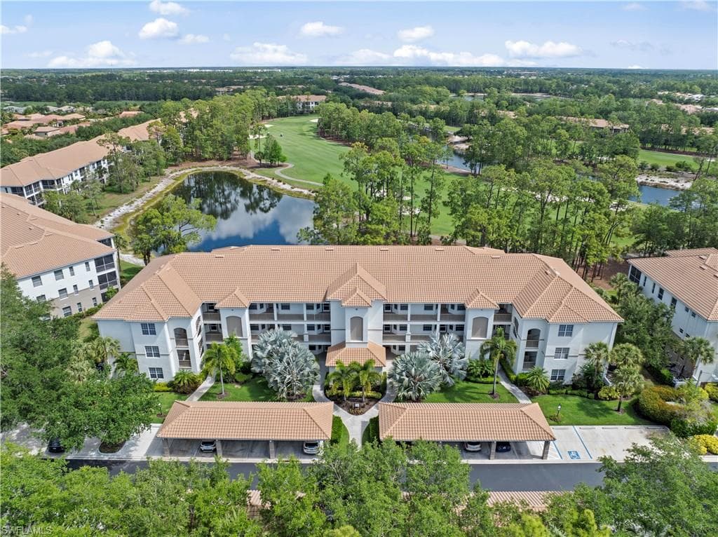 8239 Parkstone PL 102 NAPLES, FL 34120