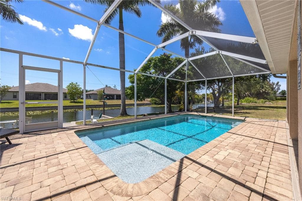 516 SE 8th PL CAPE CORAL, FL 33990