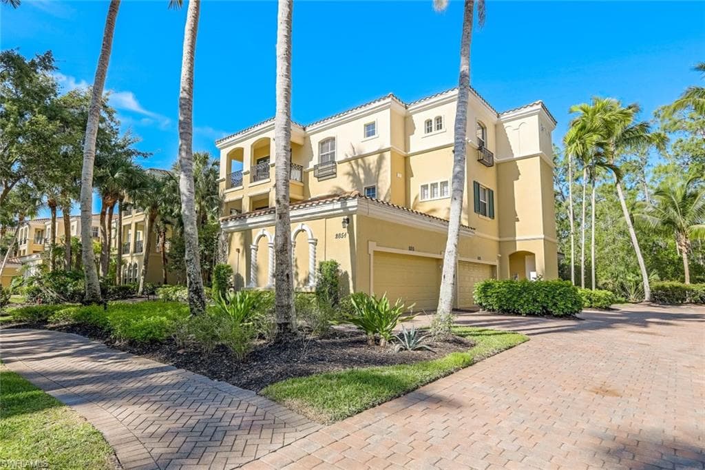 2851 Tiburon BLVD E 9-103 NAPLES, FL 34109