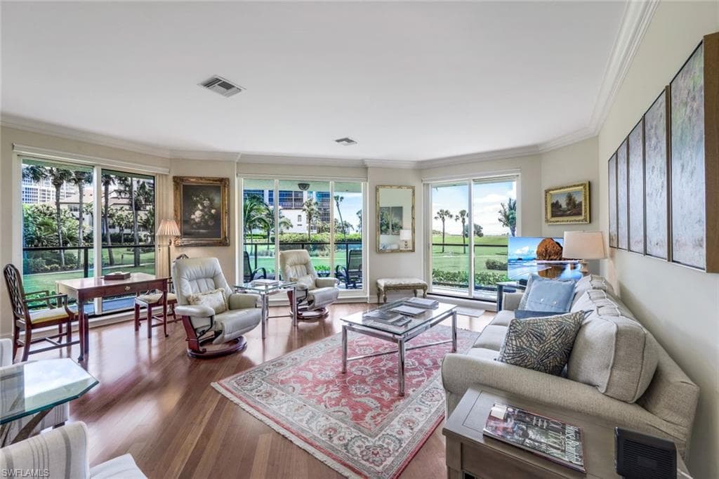 4901 Gulf Shore BLVD N 104 NAPLES, FL 34103