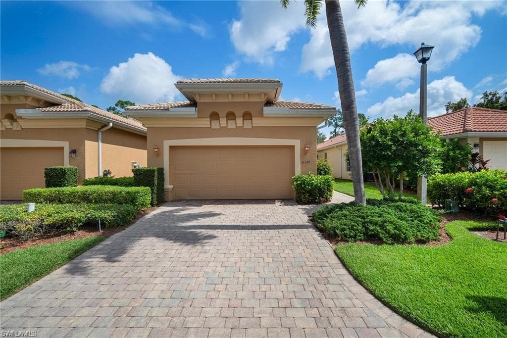 8519 Chase Preserve DR NAPLES, FL 34113