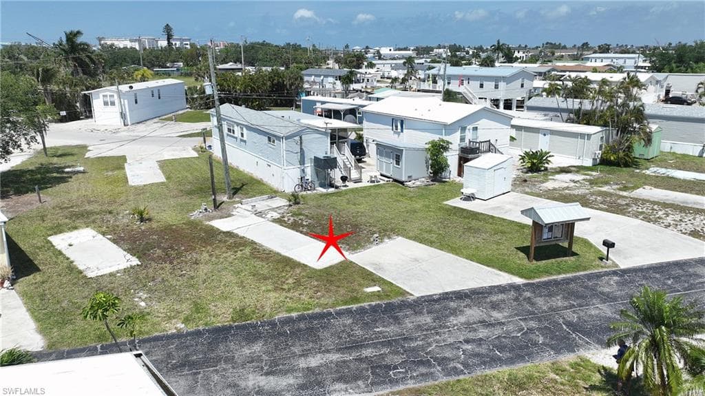 8 Helen LN FORT MYERS BEACH, FL 33931