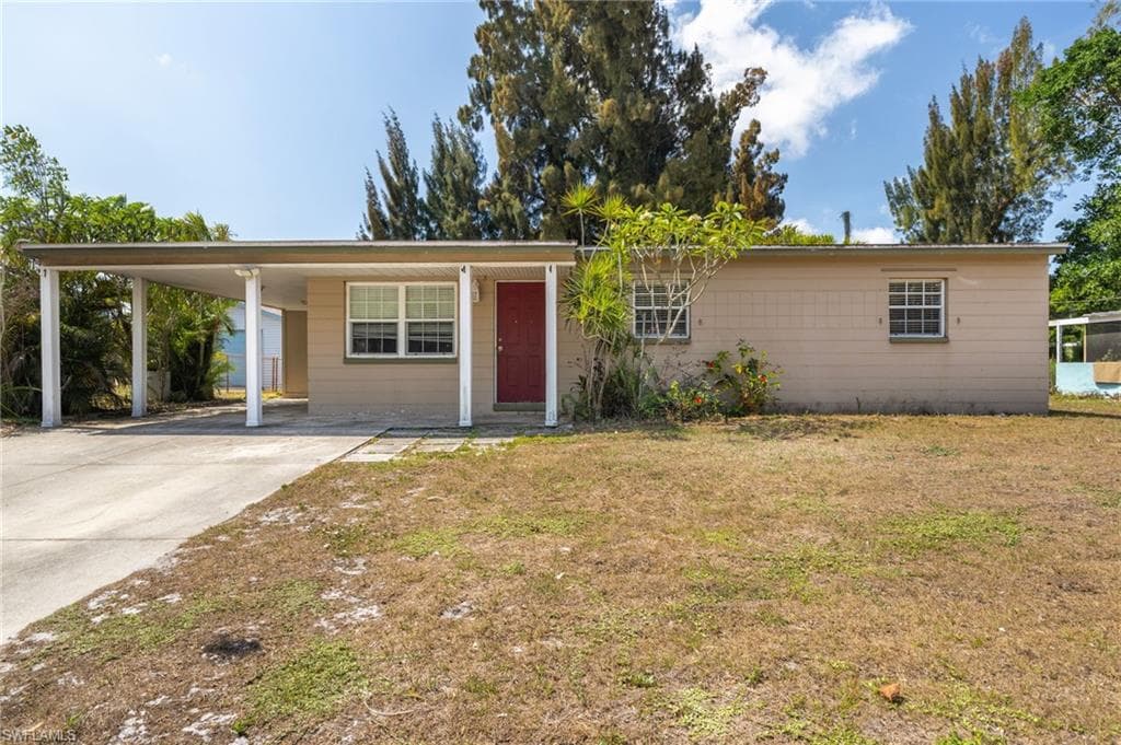 915 Hibiscus LN NORTH FORT MYERS, FL 33903