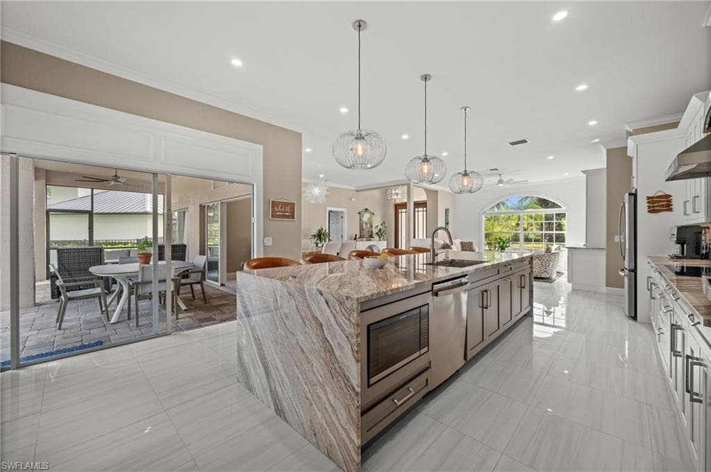 2035 Teagarden LN NAPLES, FL 34110