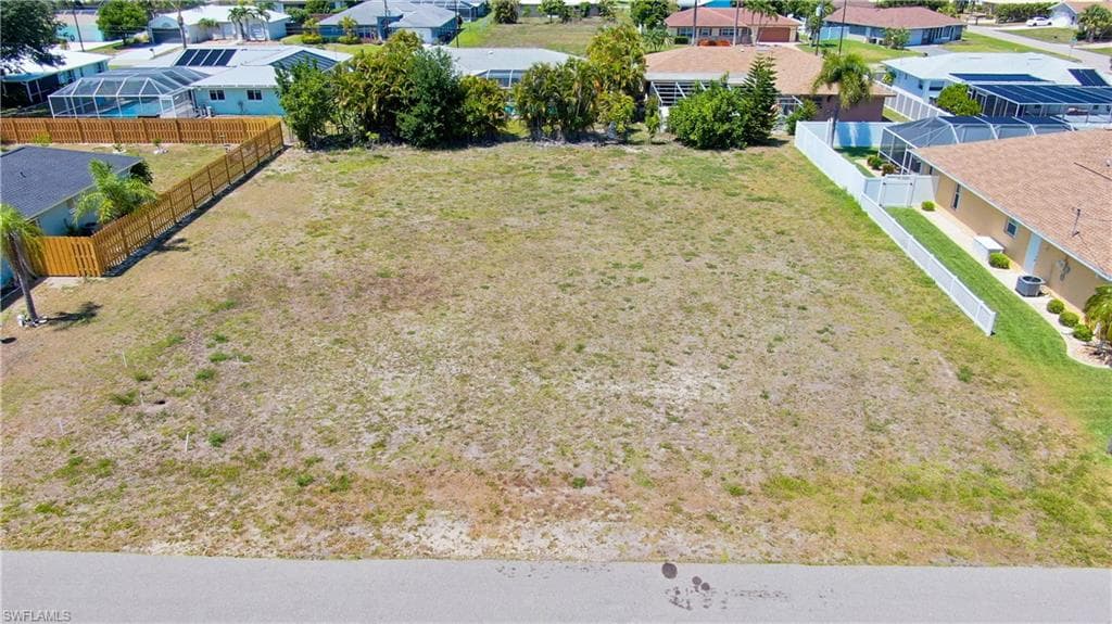 801 SE 33rd ST CAPE CORAL, FL 33904