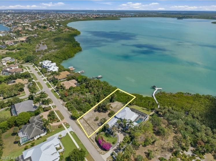 821 Caxambas DR MARCO ISLAND, FL 34145