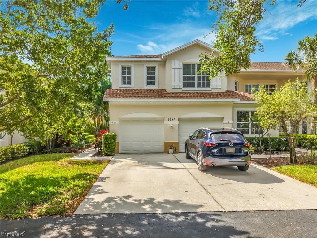 9241 Lake Abby LN 201 BONITA SPRINGS, FL 34135