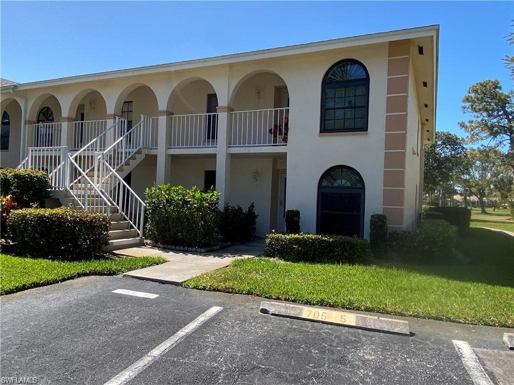 705 Augusta BLVD 705-5 NAPLES, FL 34113