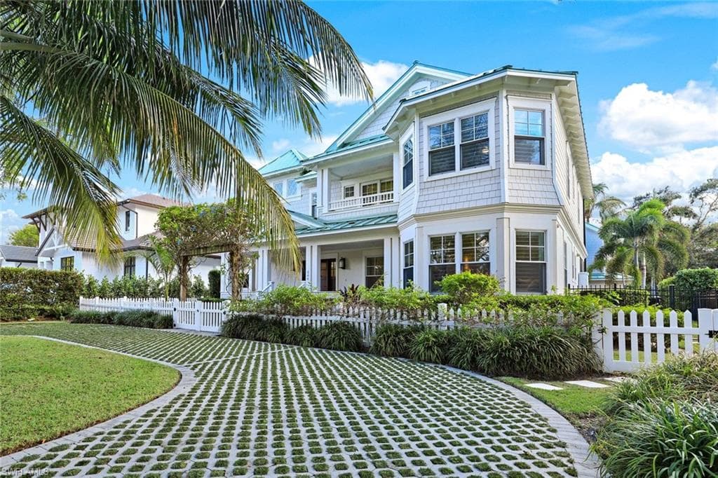 444 2nd AVE N NAPLES, FL 34102