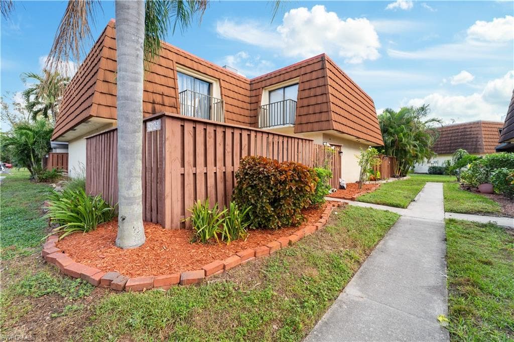 5212 Cedarbend DR 1 FORT MYERS, FL 33919