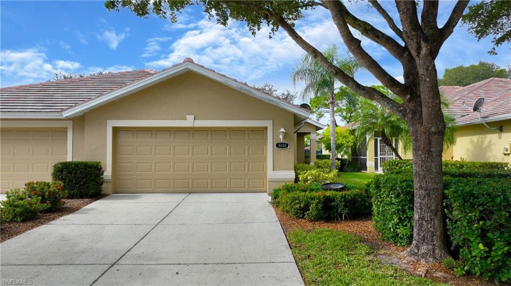 4808 Fairloop RUN LEHIGH ACRES, FL 33973