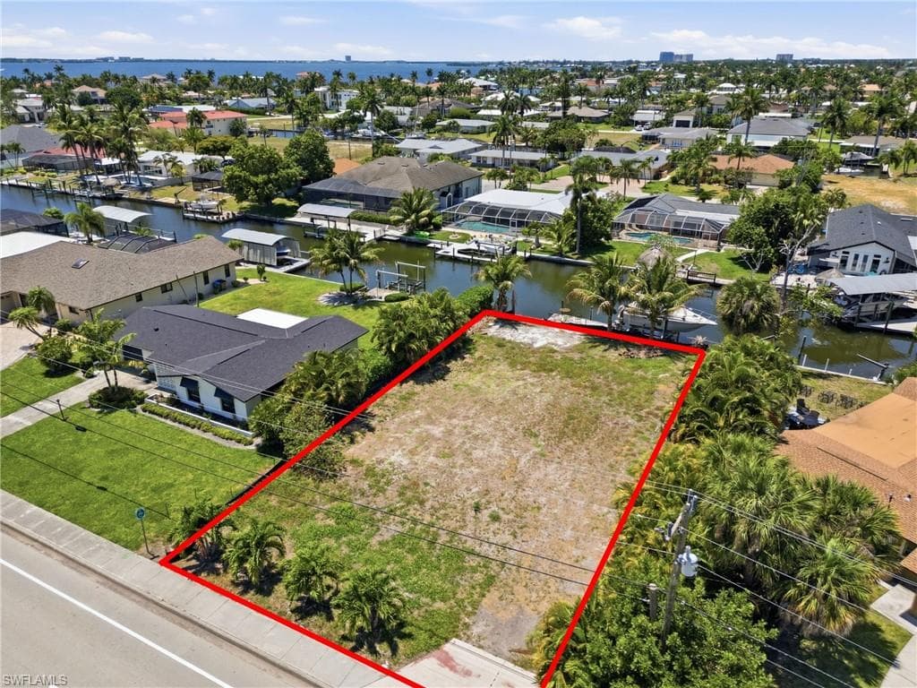 5606 Driftwood PKWY CAPE CORAL, FL 33904