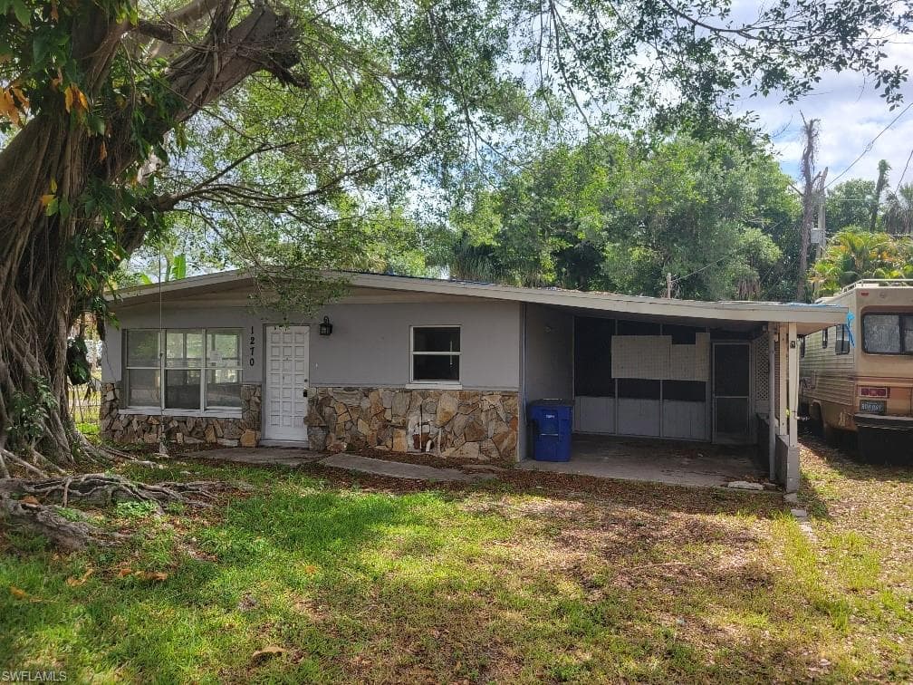 1270 Pinecrest ST NORTH FORT MYERS, FL 33903