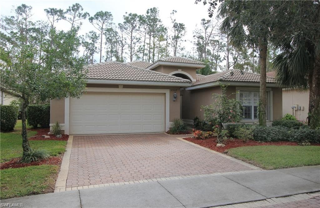 2322 Butterfly Palm DR NAPLES, FL 34119