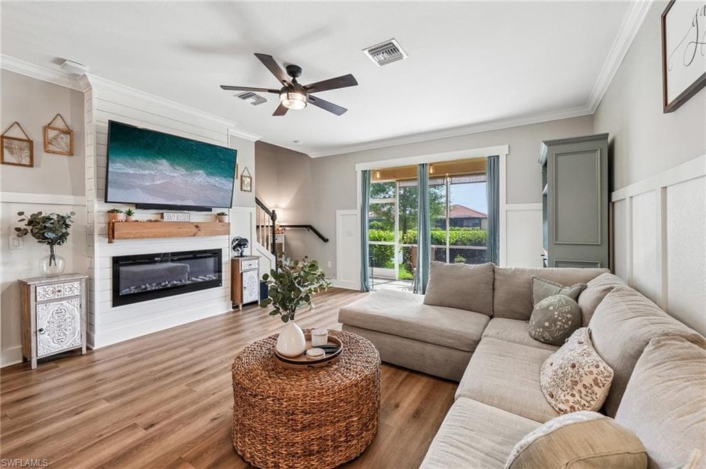 2708 Blossom WAY NAPLES, FL 34120