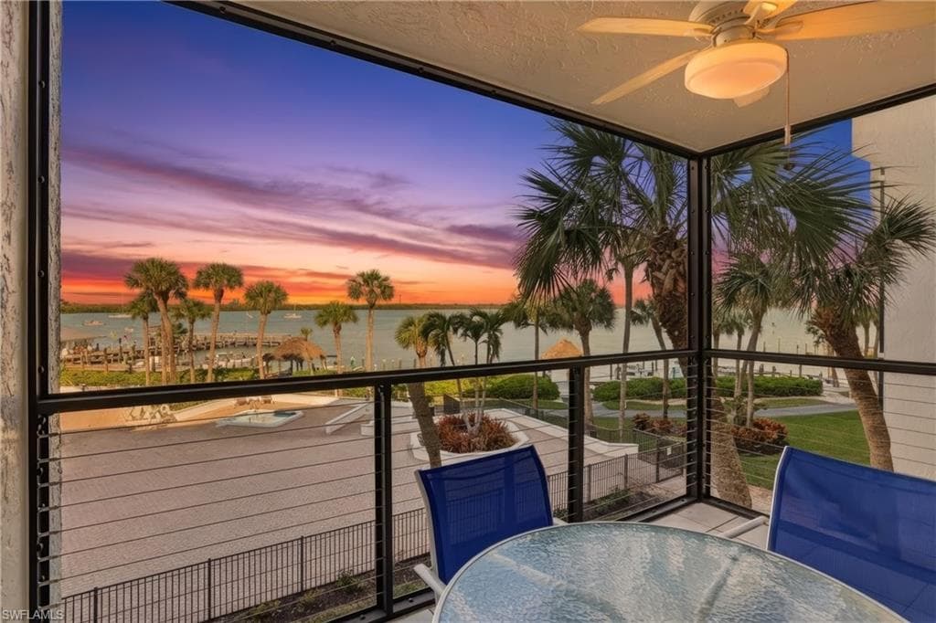 1085 Bald Eagle DR E307 MARCO ISLAND, FL 34145