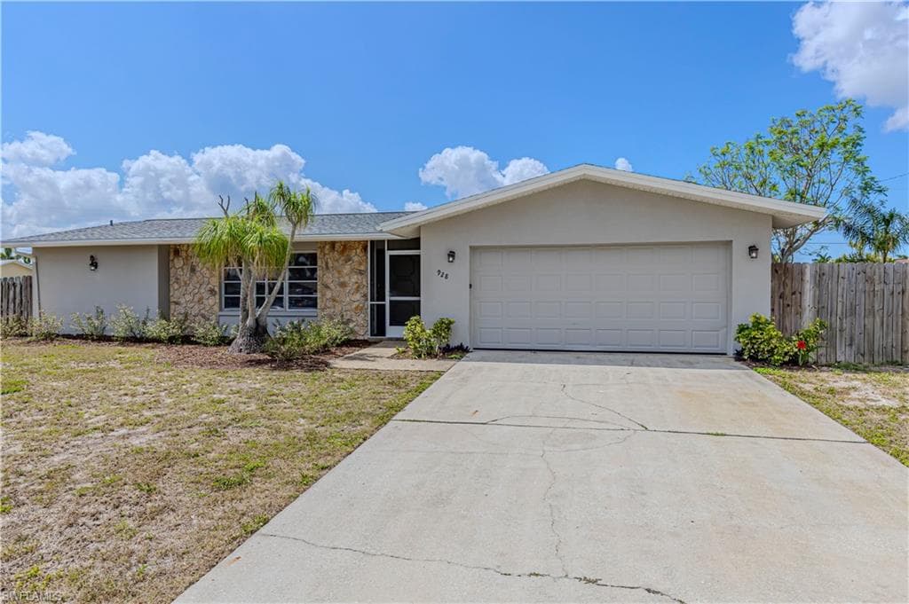 928 35th ST CAPE CORAL, FL 33904