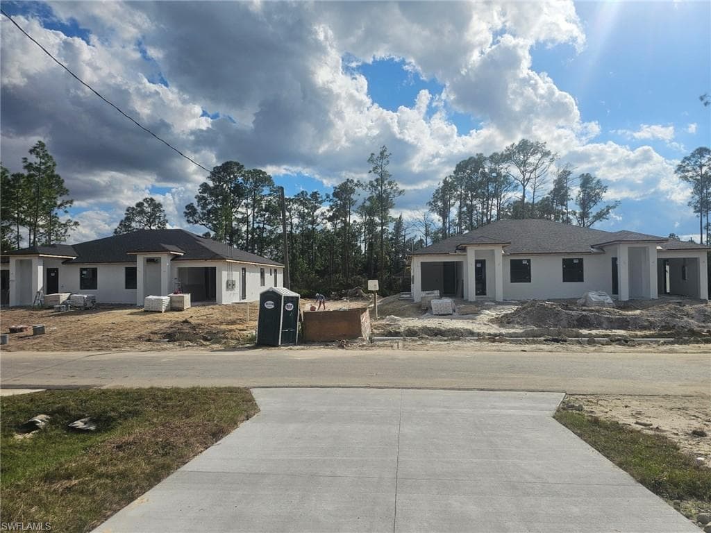 321-323 URBANA ST LEHIGH ACRES, FL 33974