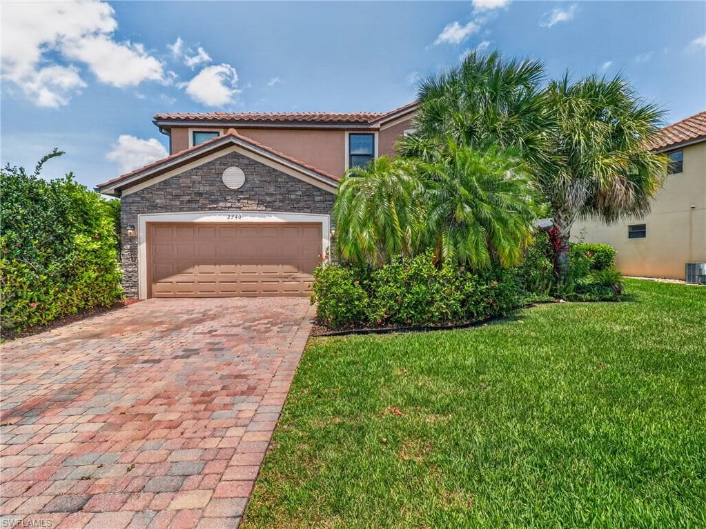 2740 Via Piazza LOOP FORT MYERS, FL 33905