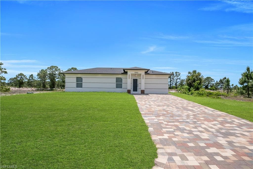 2914 4th ST SW LEHIGH ACRES, FL 33976