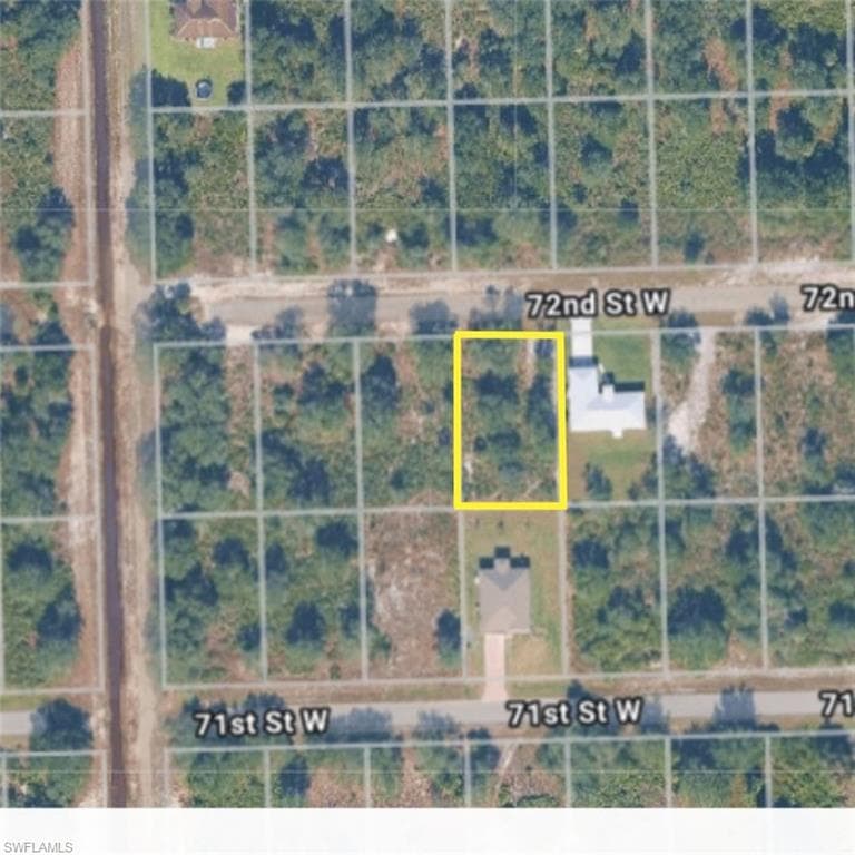 2521 72nd ST W LEHIGH ACRES, FL 33971