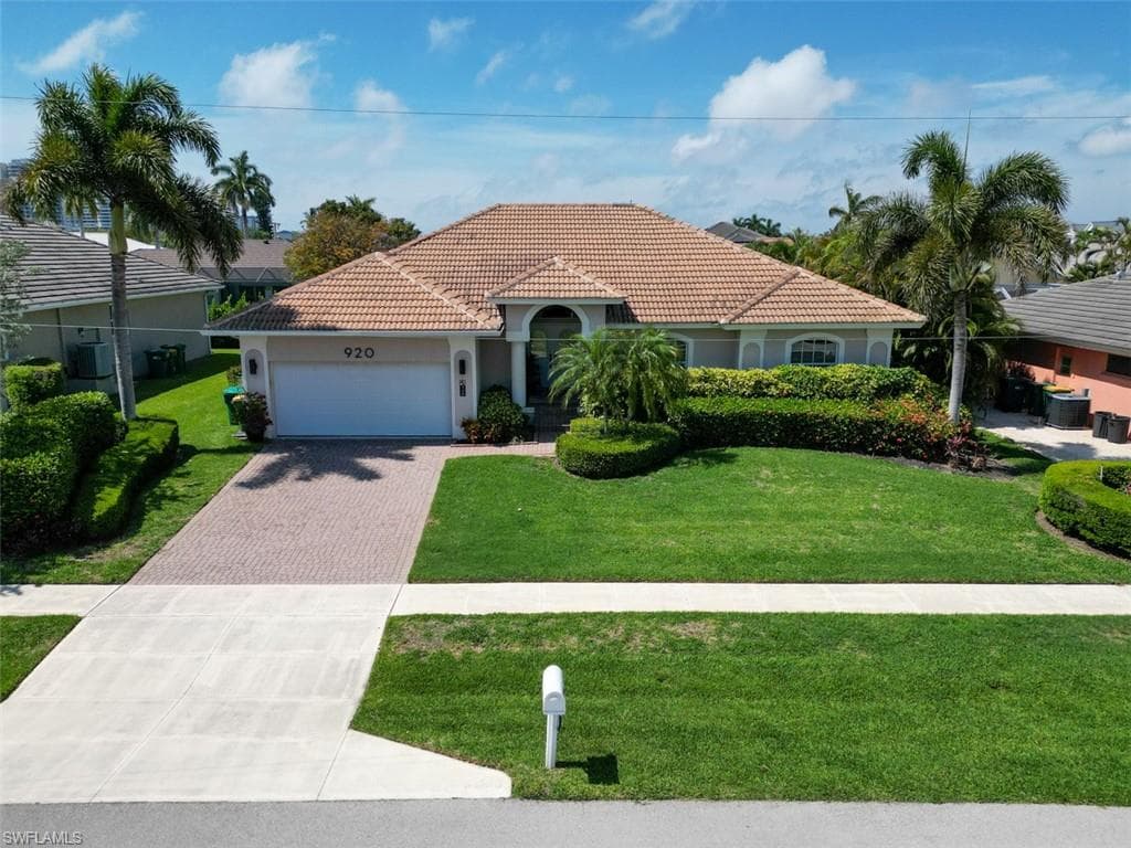 920 Montego CT MARCO ISLAND, FL 34145