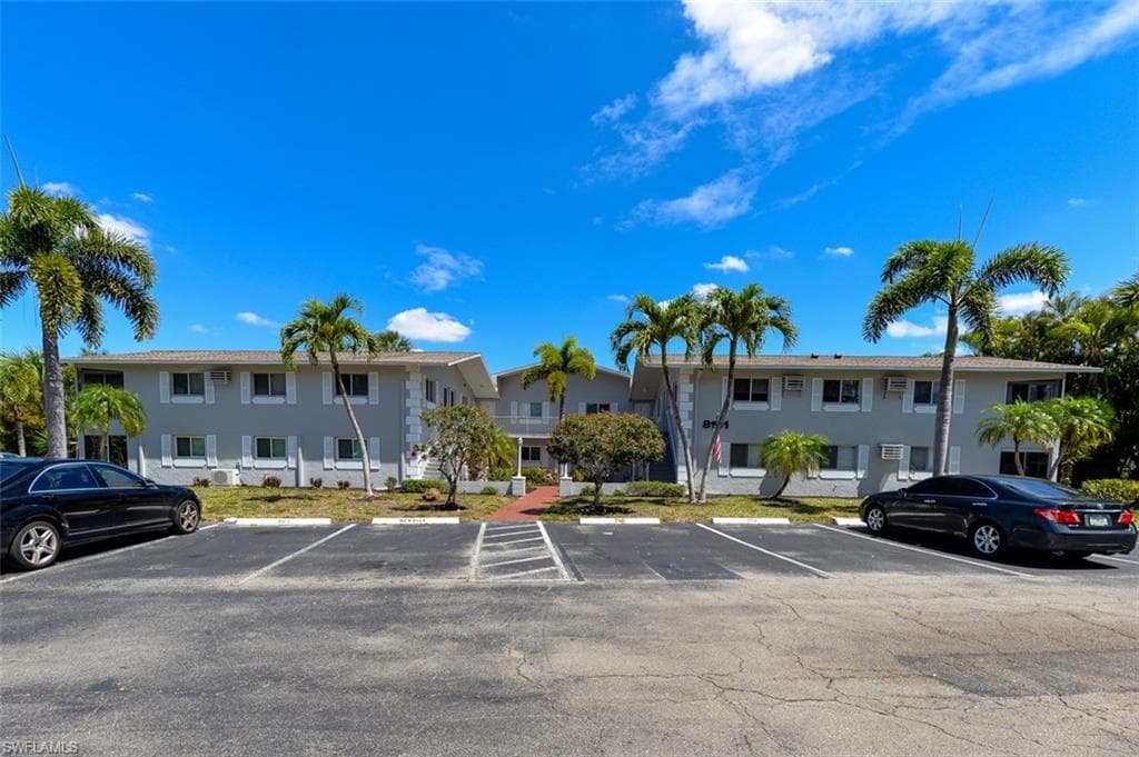 8141 Country RD 203 FORT MYERS, FL 33919