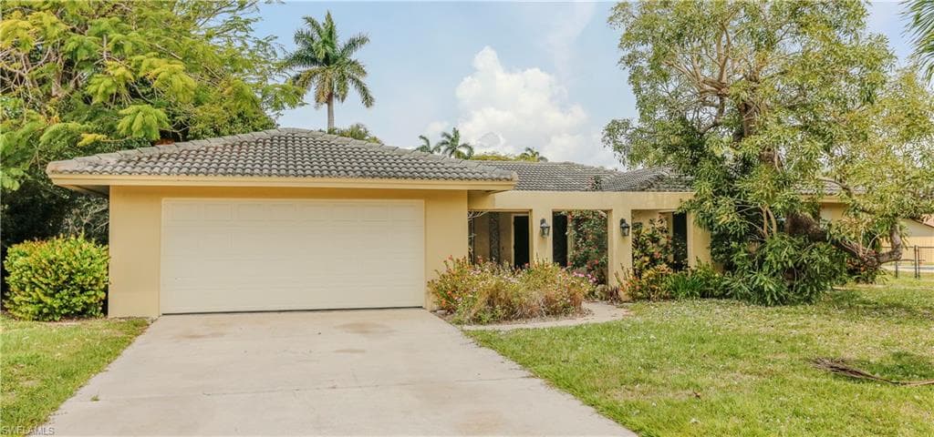 5654 Eichen CIR W FORT MYERS, FL 33919