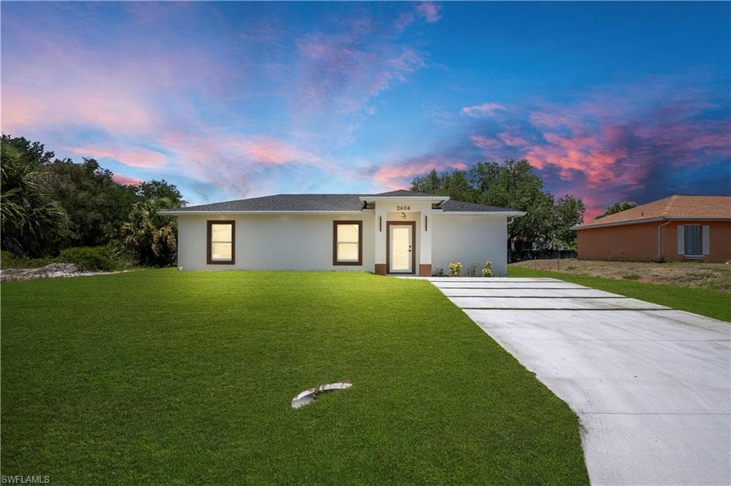 2604 51st ST SW LEHIGH ACRES, FL 33976
