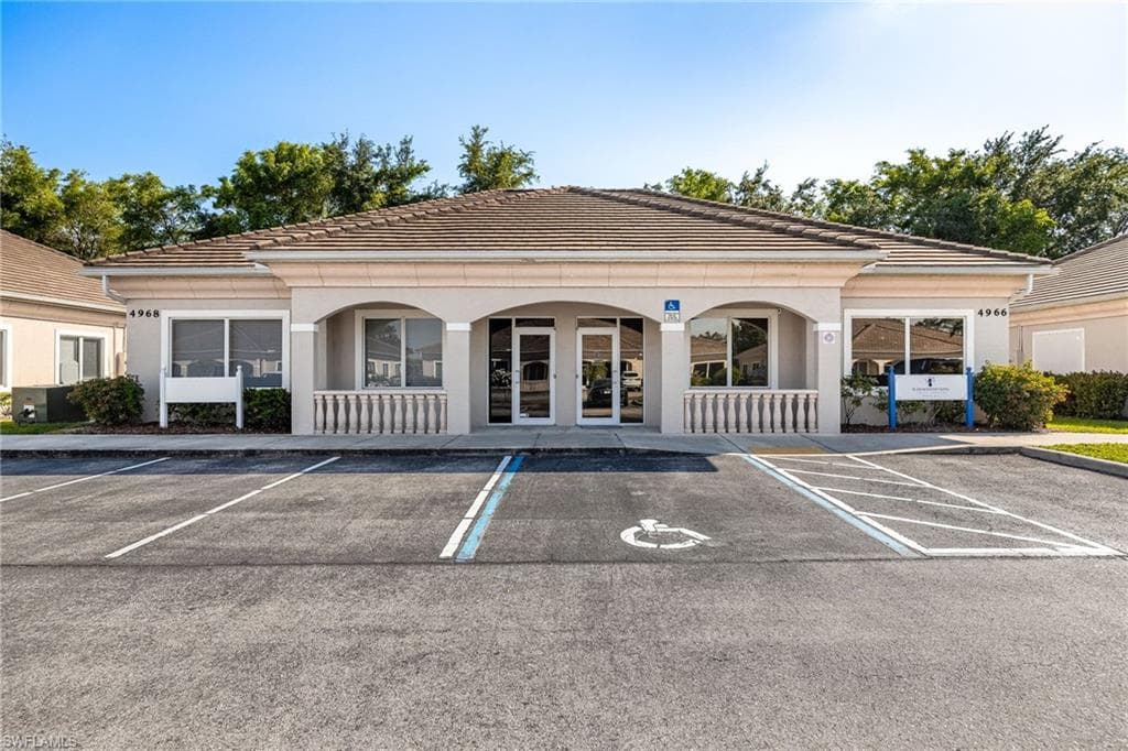 4968 Royal Gulf CIR FORT MYERS, FL 33966