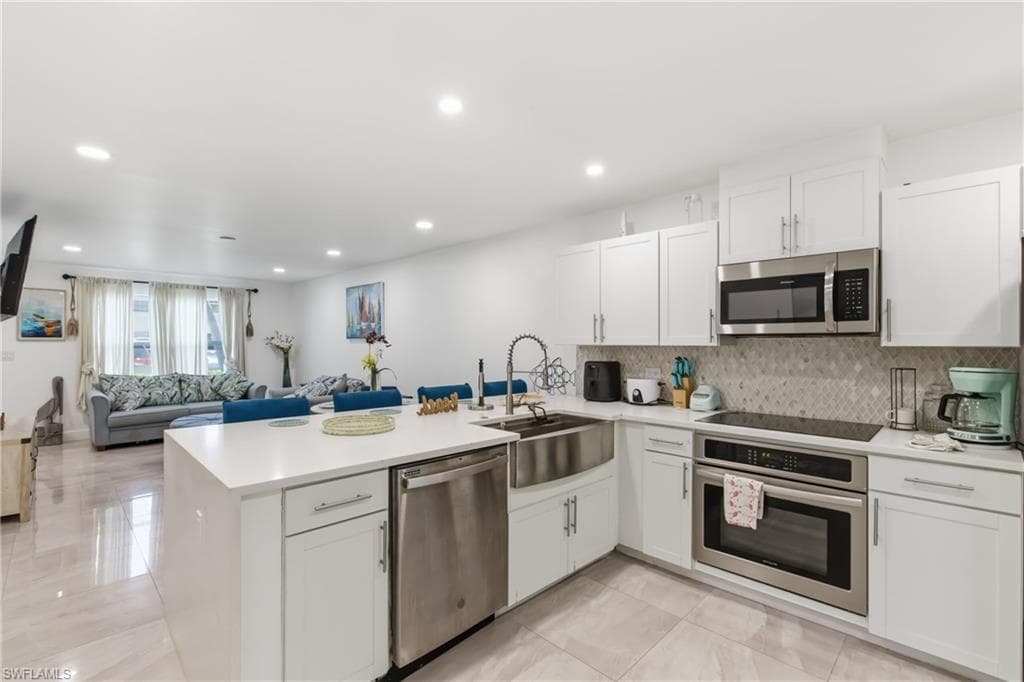 731 Elkcam CIR A109 MARCO ISLAND, FL 34145