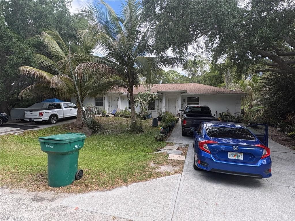 3123 Pine Tree DR NAPLES, FL 34112