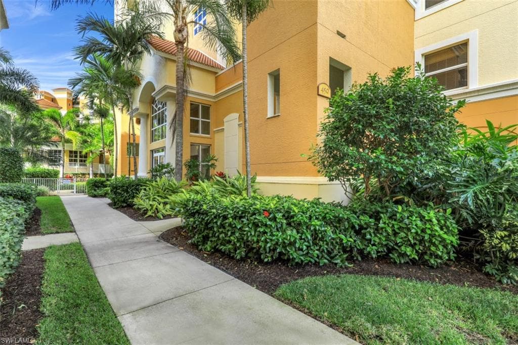 450 Launch CIR 404 NAPLES, FL 34108