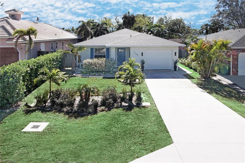 768 96th AVE N NAPLES, FL 34108