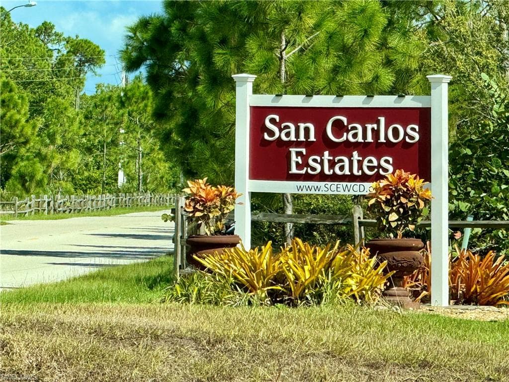 10500 Strike LN BONITA SPRINGS, FL 34135