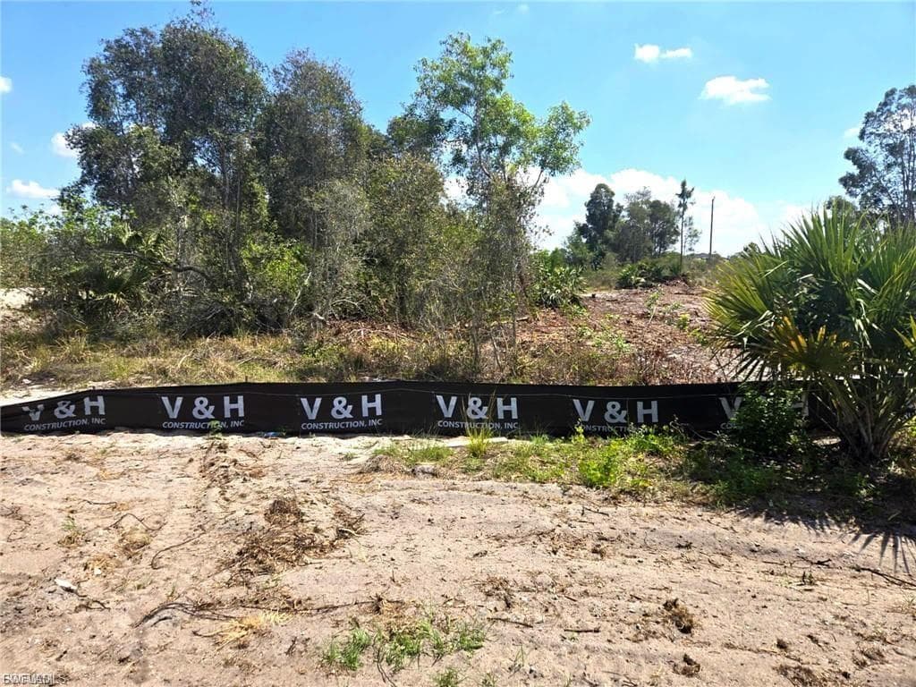 811 Bell BLVD S LEHIGH ACRES, FL 33974