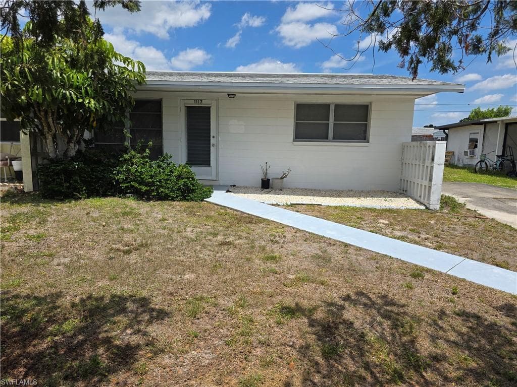 1117 Vineyard ST LEHIGH ACRES, FL 33936
