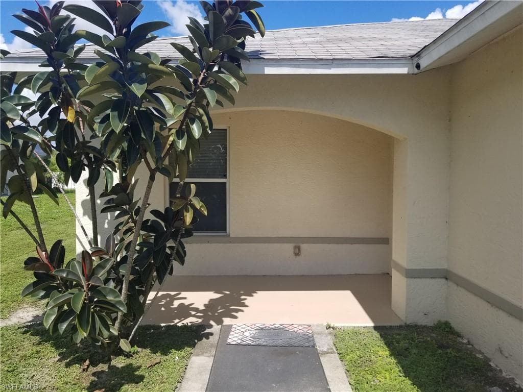 527 Hancock Bridge PKWY CAPE CORAL, FL 33990