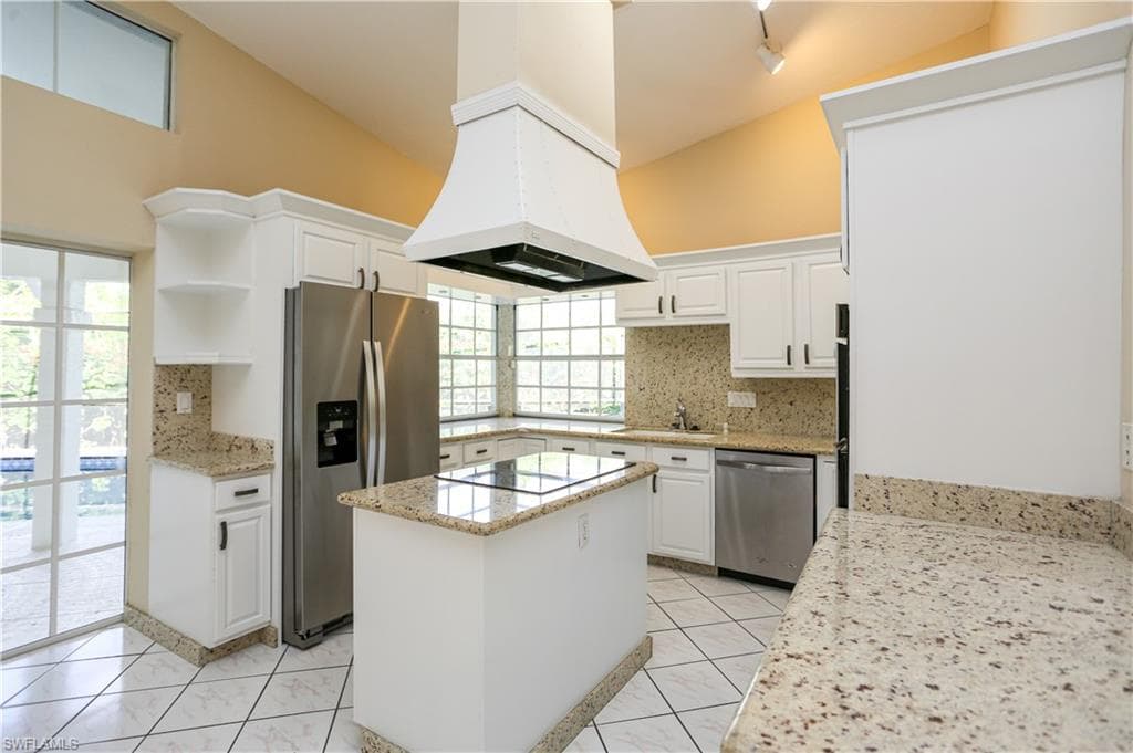 1040 Moon Lake DR NAPLES, FL 34104
